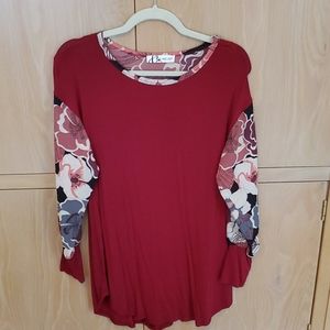 Mai Soli Burgandy printed top Size L never worn